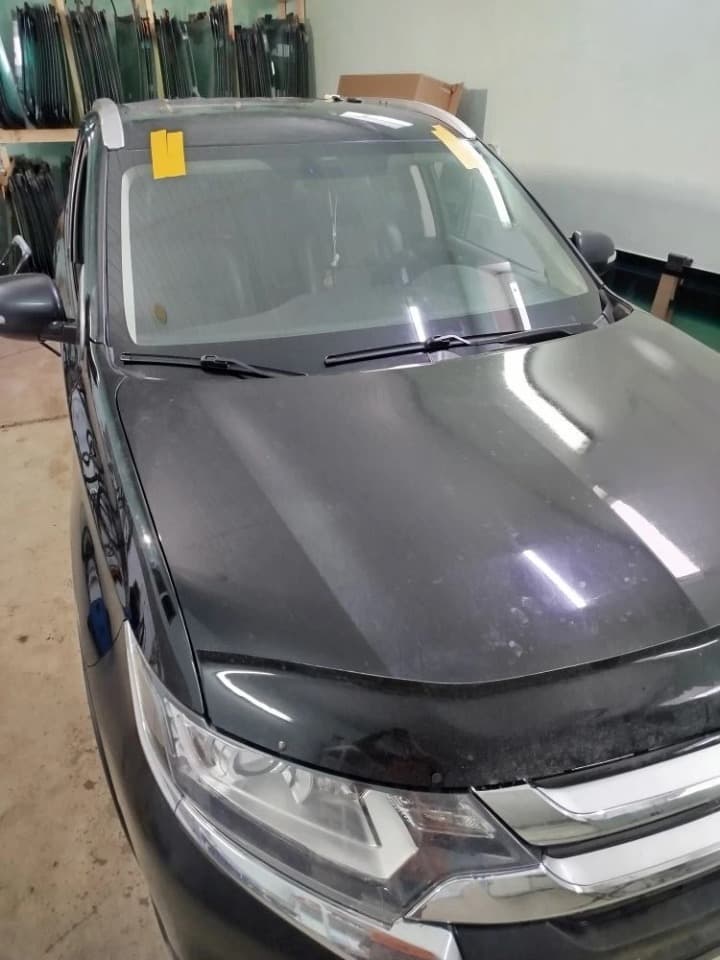 Автостекла на легковые и грузовые автомобили Замена Установка