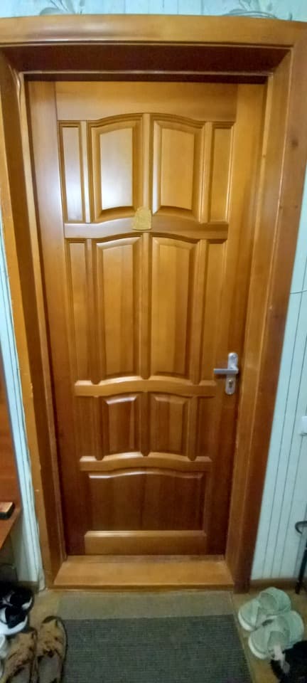 продам дверь в коробке с замком и ключами