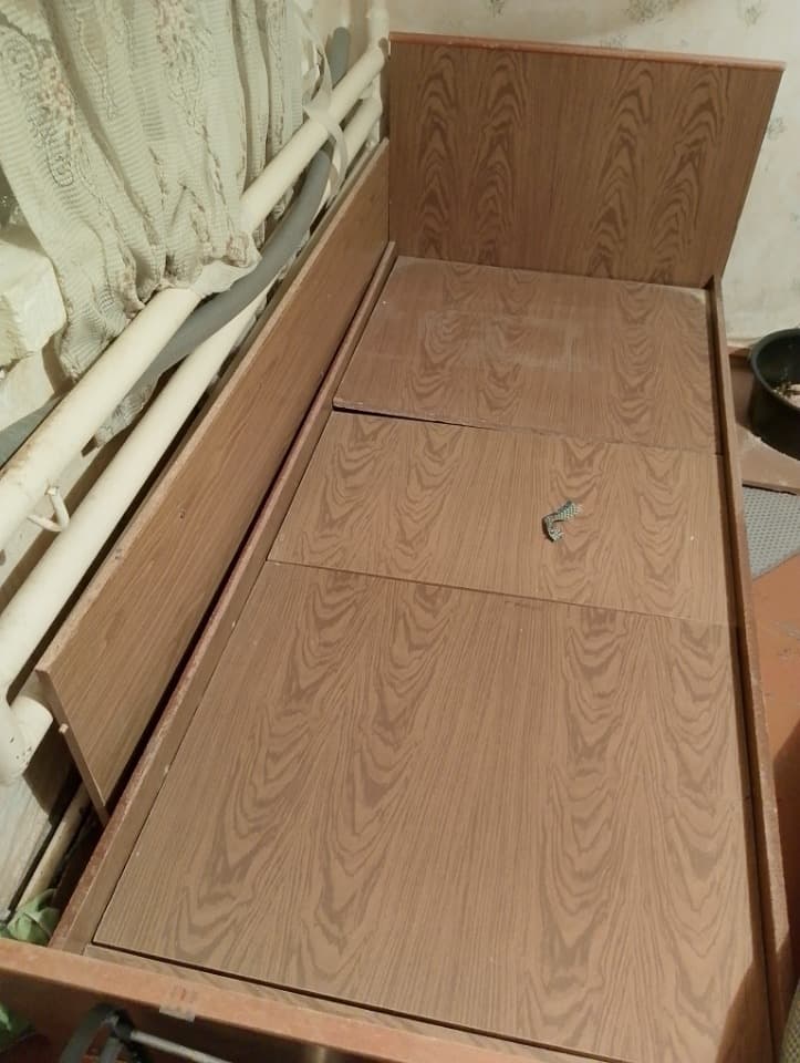 Продам 2 кровати деревянные