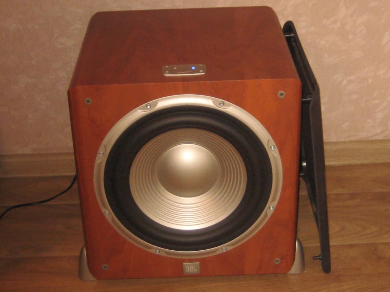 Сабвуфер JBL Studio L Series L8400P/230