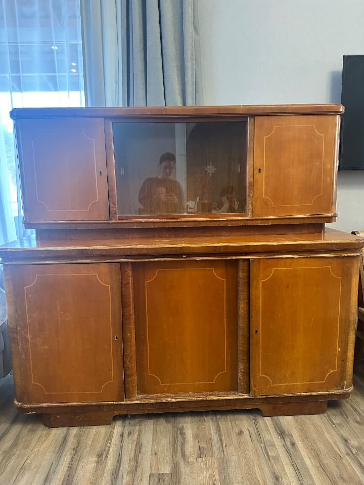 Продается старинная мебель