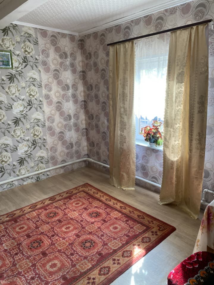 дом с земельным участком