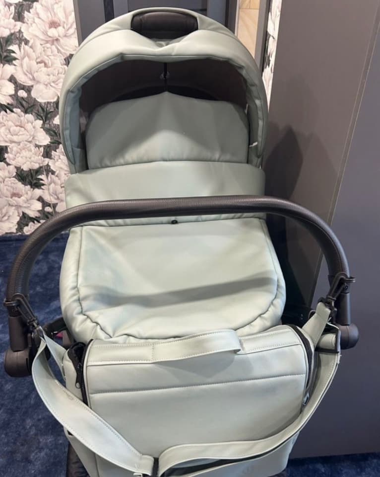 Продам коляску для новорожденного Коляска люлька для новорожденных Tessa Eco Light Classic